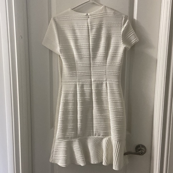 ❤️SOLD❤️ HUGO white dress - Picture 2 of 3